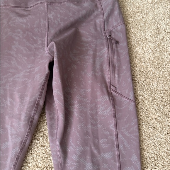 Athleta Mauve Patterned Leggings NWOT - Picture 3 of 7